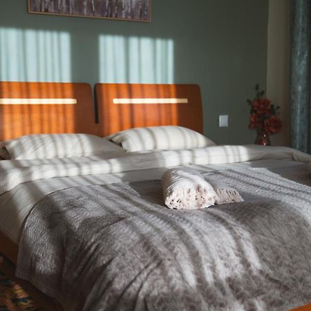 Marvic House Villa Exaplatanos Buitenkant foto