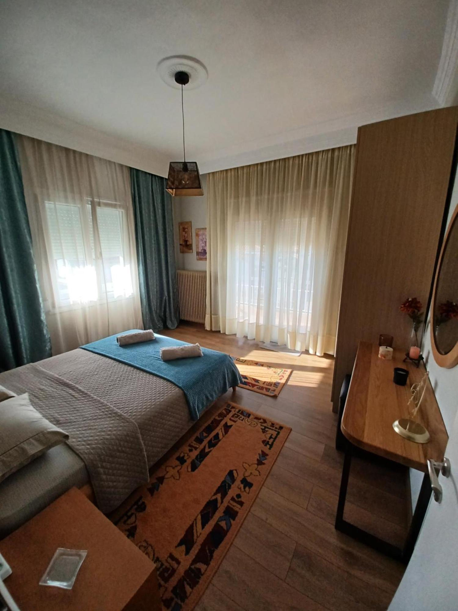 Marvic House Villa Exaplatanos Buitenkant foto