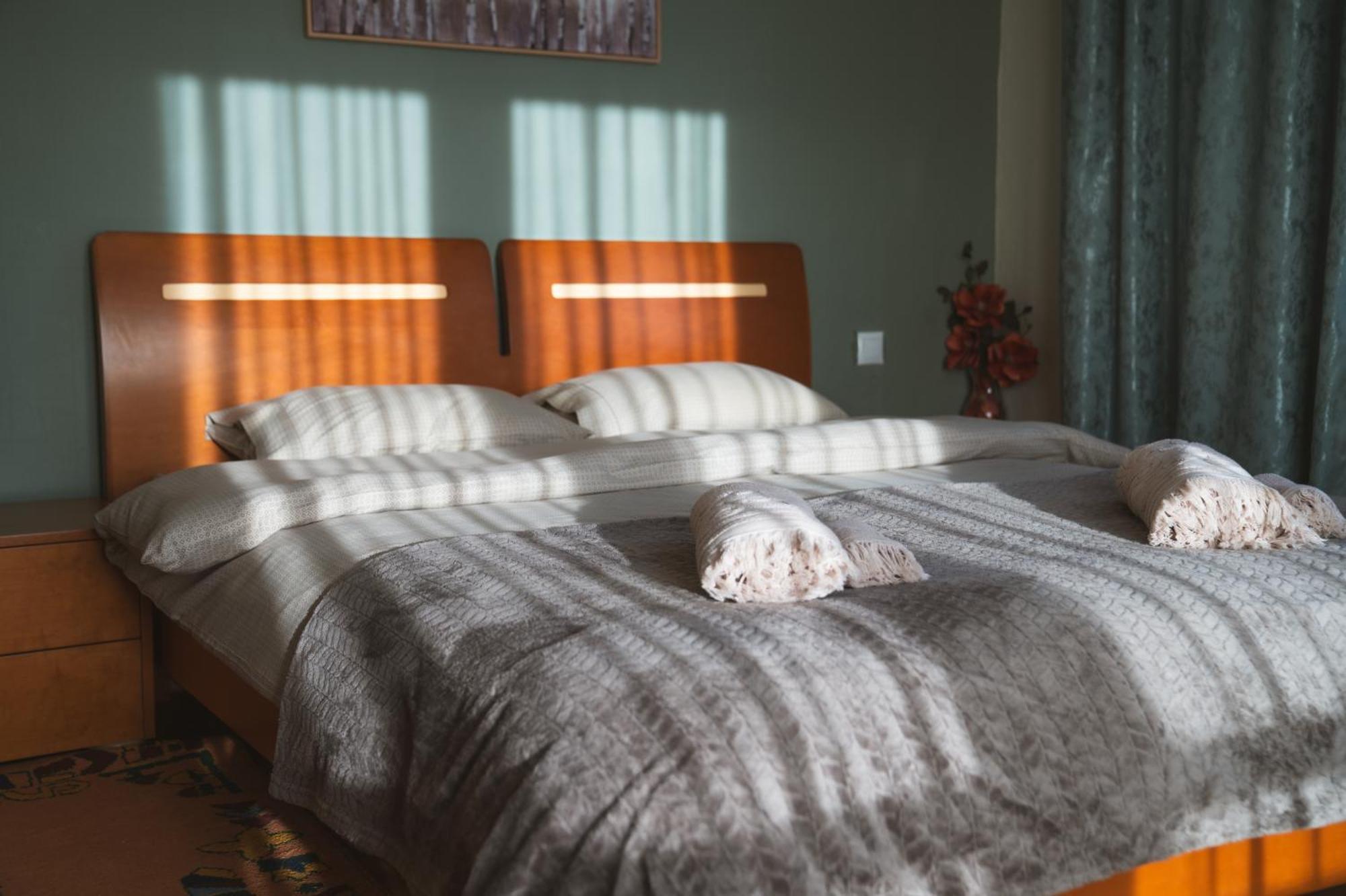 Marvic House Villa Exaplatanos Buitenkant foto